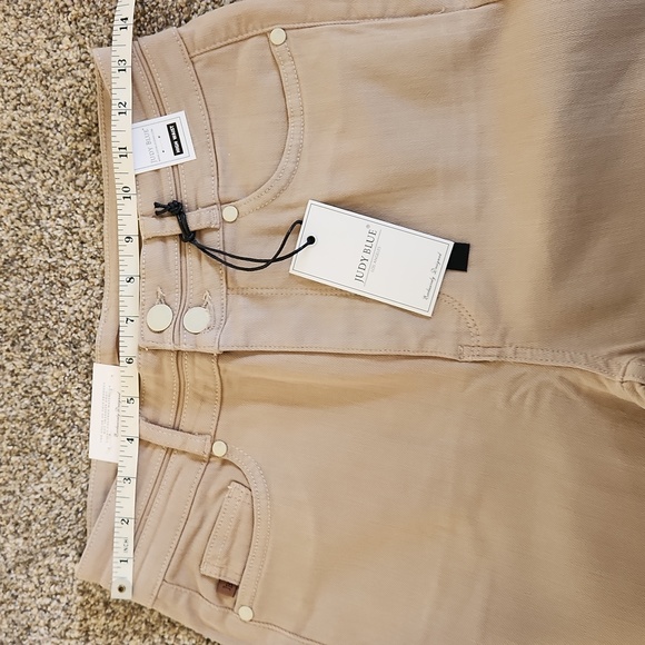 Judy Blue Jeans - Picture 2 of 10